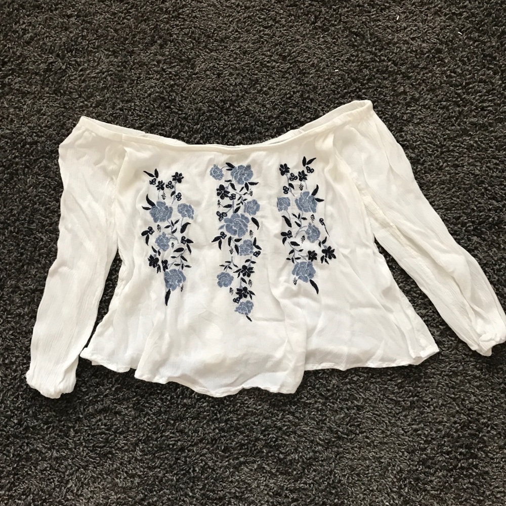 Abercrombie and fitch of the shoulder top!